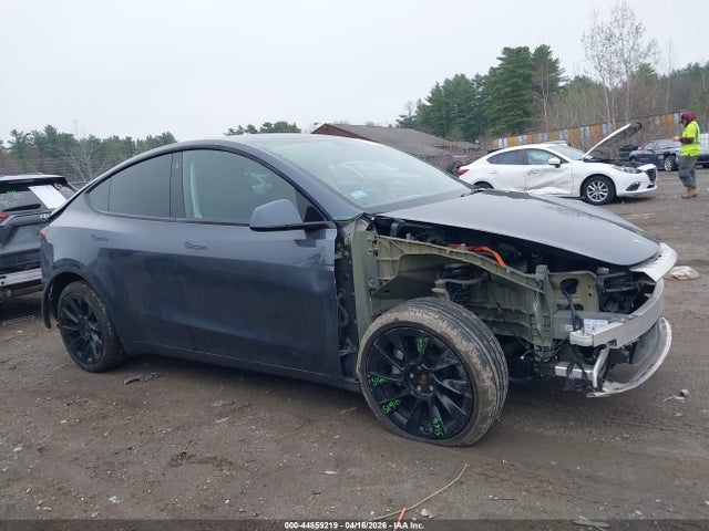 Продажа на аукционе авто 2023 Tesla Model Y Awd/long Range Dual Motor All-wheel Drive, vin: 7SAYGDEE8PA125303, номер лота: 44859219