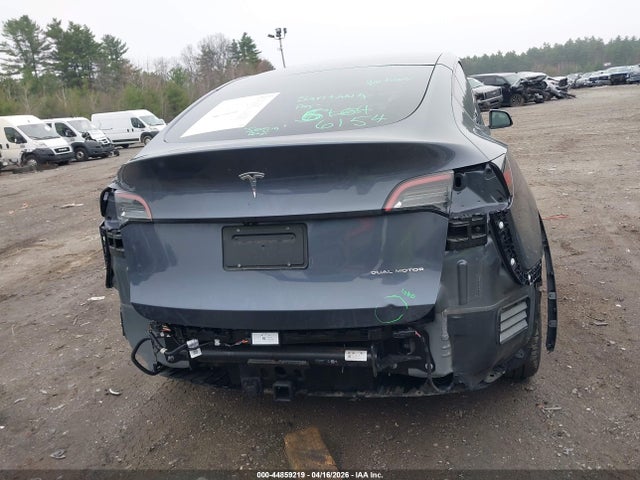 Продажа на аукционе авто 2023 Tesla Model Y Awd/long Range Dual Motor All-wheel Drive, vin: 7SAYGDEE8PA125303, номер лота: 44859219