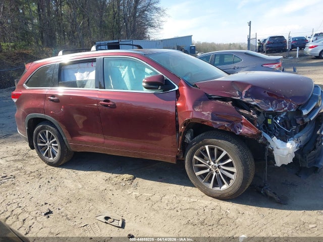 2018 Toyota Highlander Xle მანქანა იყიდება აუქციონზე, vin: 5TDJZRFH4JS903827, აუქციონის ნომერი: 44859225