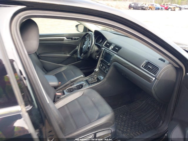1VWBT7A32GC032746 Volkswagen Passat 1.8t Se