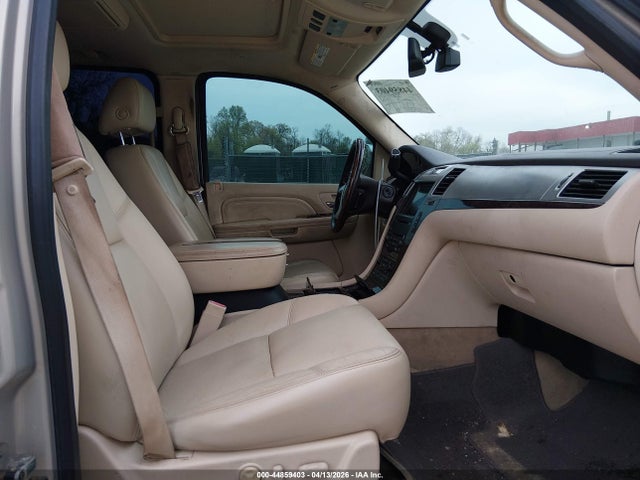 Продаж на аукціоні авто 2008 Cadillac Escalade Esv Standard, vin: 1GYFK66828R147619, номер лоту: 44859403