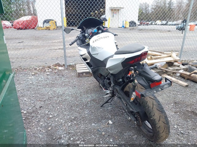 Kawasaki EX400 2023 JKAEXKG14PDAL9265 Image 3