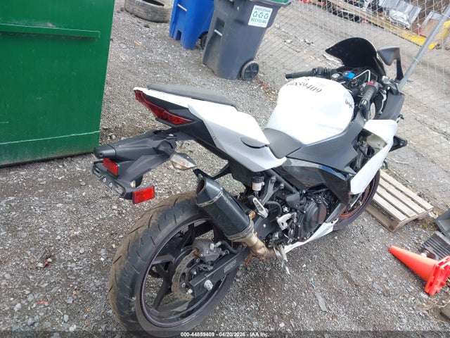 Kawasaki EX400 2023 JKAEXKG14PDAL9265 Image 4