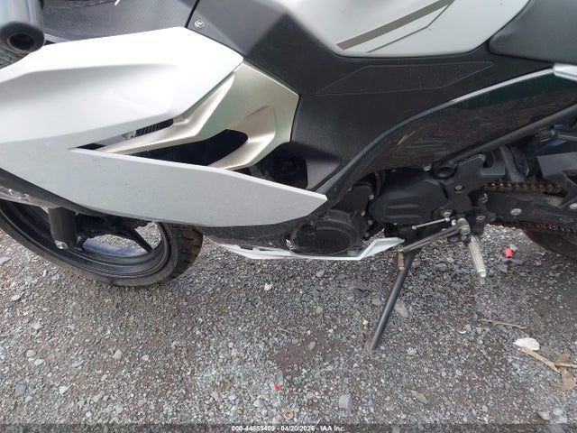 Kawasaki EX400 2023 JKAEXKG14PDAL9265 Image 9