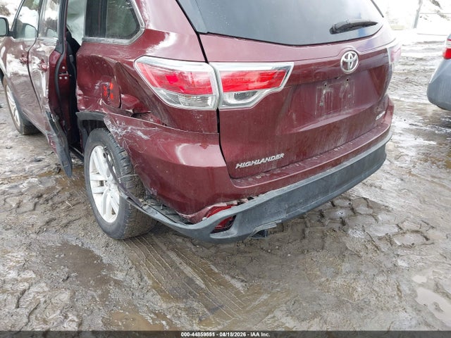 Продажа на аукционе авто 2015 Toyota Highlander Le V6, vin: 5TDBKRFH2FS126631, номер лота: 44859551