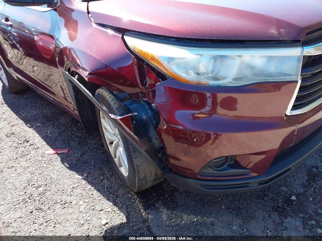 Продажа на аукционе авто 2015 Toyota Highlander Le V6, vin: 5TDBKRFH2FS126631, номер лота: 44859551
