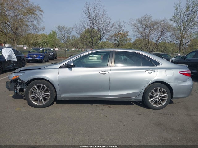 44859561 :رقم المزاد ، 4T1BF1FKXFU902755 vin ، 2015 Toyota Camry Se مزاد بيع