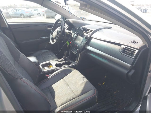 44859561 :رقم المزاد ، 4T1BF1FKXFU902755 vin ، 2015 Toyota Camry Se مزاد بيع