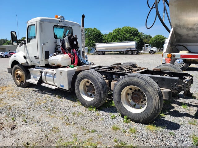 2016 KENWORTH CONSTRUCTION 1XKZDP9X5GJ496930 Photo 2