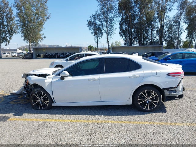 4T1B11HK8KU733289 Toyota CAMRY SE
