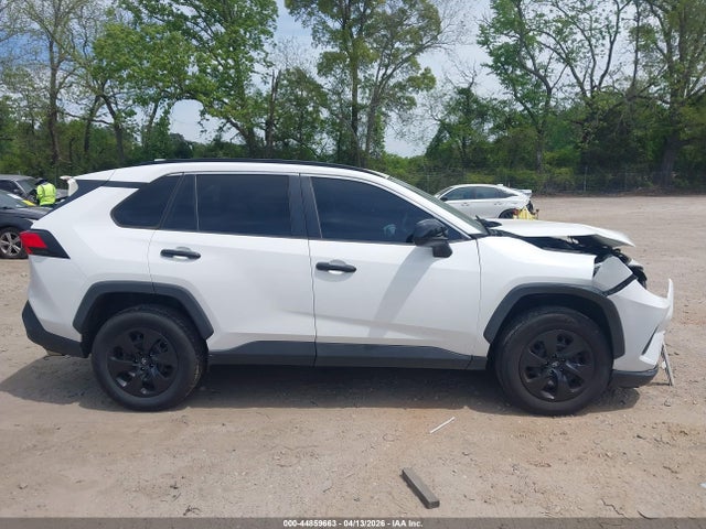 2T3H1RFV6LC071213 Toyota RAV4 LE