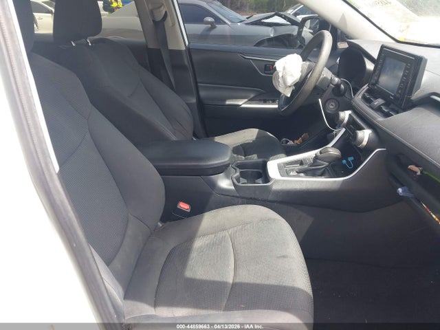 2T3H1RFV6LC071213 Toyota RAV4 LE