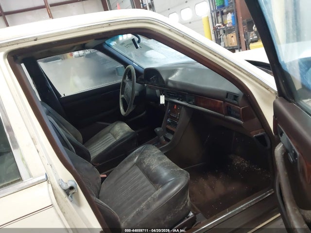 Aukcja sprzedaży 1986 Mercedes-benz 560 Sel, vin: WdbCA39D4GA201534, numer aukcji: 44859711