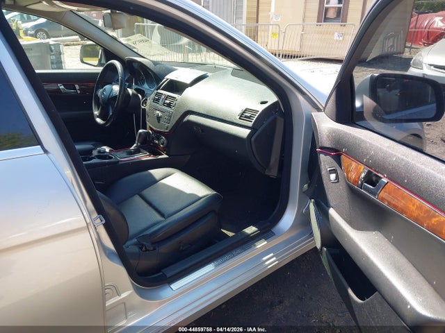 Продаж на аукціоні авто 2008 Mercedes-benz C 300 Luxury/sport, vin: WDDGF54XX8F064630, номер лоту: 44859758