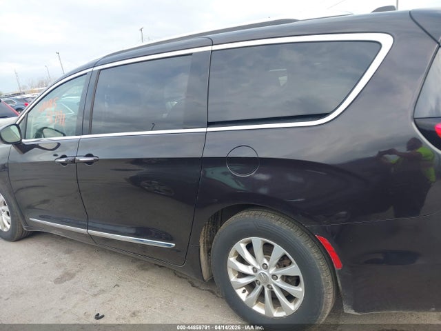 Aukcja sprzedaży 2018 Chrysler Pacifica Touring L, vin: 2C4RC1BG0JR235780, numer aukcji: 44859791