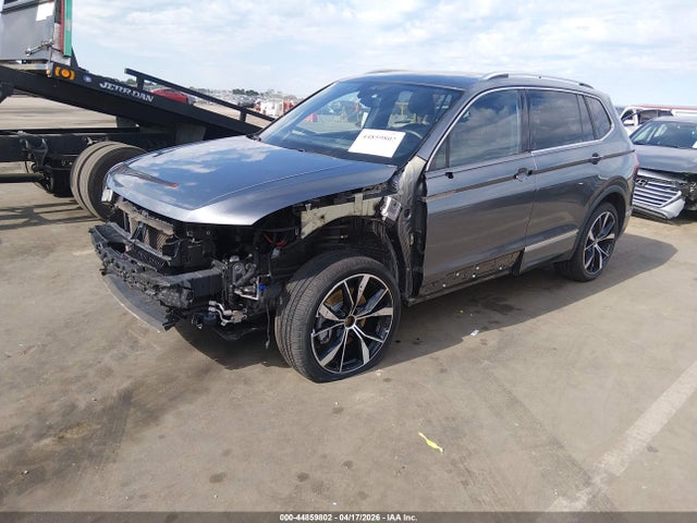 Продаж на аукціоні авто 2022 Volkswagen Tiguan 2.0t Sel R-line, vin: 3VV4B7AX8NM116228, номер лоту: 44859802