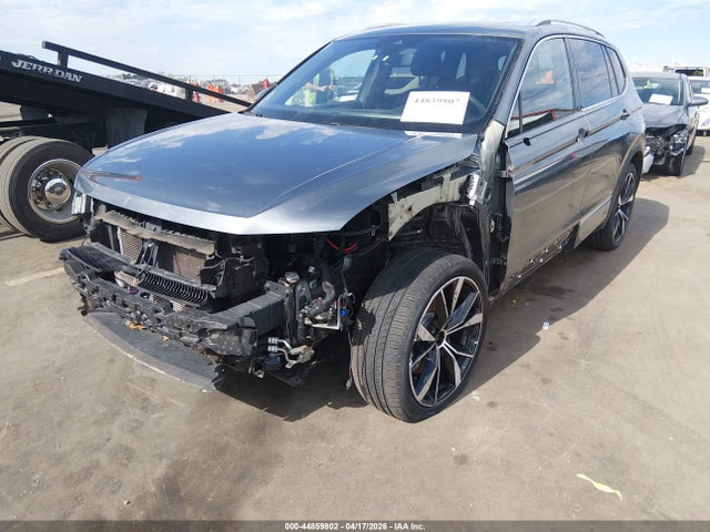 Продаж на аукціоні авто 2022 Volkswagen Tiguan 2.0t Sel R-line, vin: 3VV4B7AX8NM116228, номер лоту: 44859802