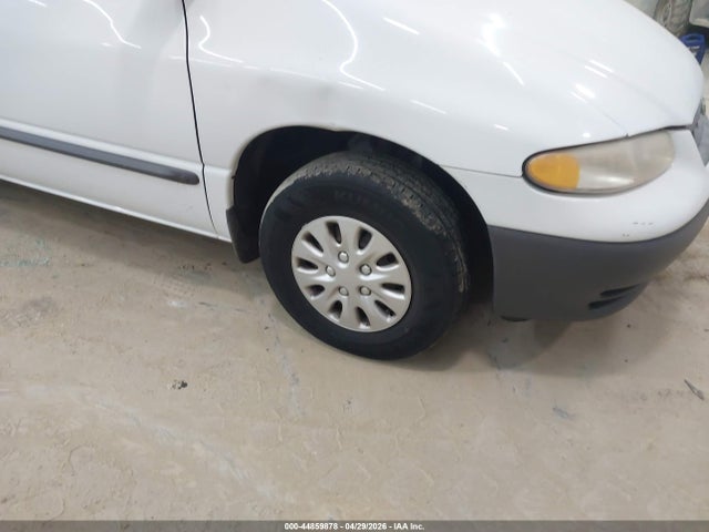 2000 Chrysler Grand Voyager მანქანა იყიდება აუქციონზე, vin: 2C4GJ24G4YR717100, აუქციონის ნომერი: 44859878