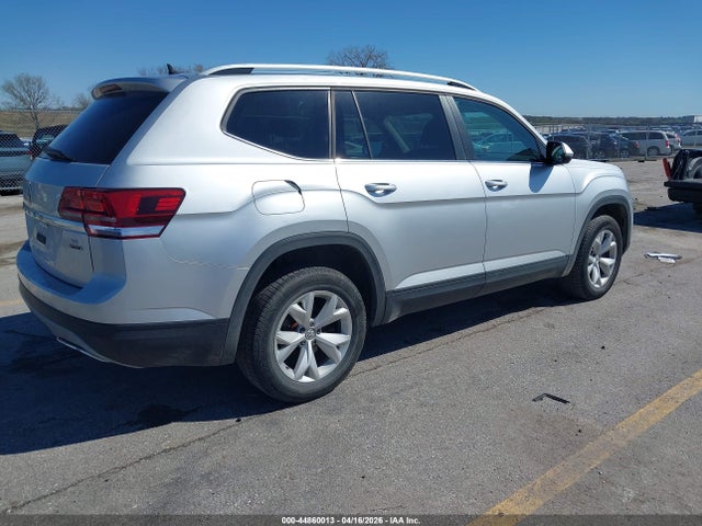 2018 Volkswagen Atlas 3.6l V6 Se მანქანა იყიდება აუქციონზე, vin: 1V2KR2CA7JC576634, აუქციონის ნომერი: 44860013