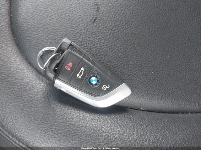 WBXHT3C30GP889825 BMW X1 Xdrive28i