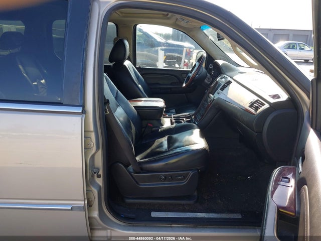 2007 Cadillac Escalade Esv Standard მანქანა იყიდება აუქციონზე, vin: 1GYFK66827R367017, აუქციონის ნომერი: 44860092