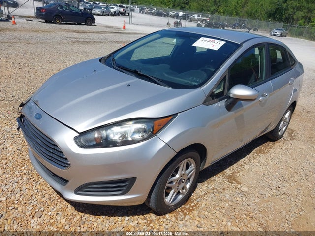 Ford FIESTA SE 2018 3FADP4BJ0JM138457 Image 2