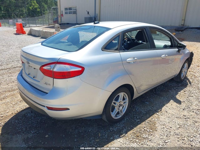Ford FIESTA SE 2018 3FADP4BJ0JM138457 Image 4