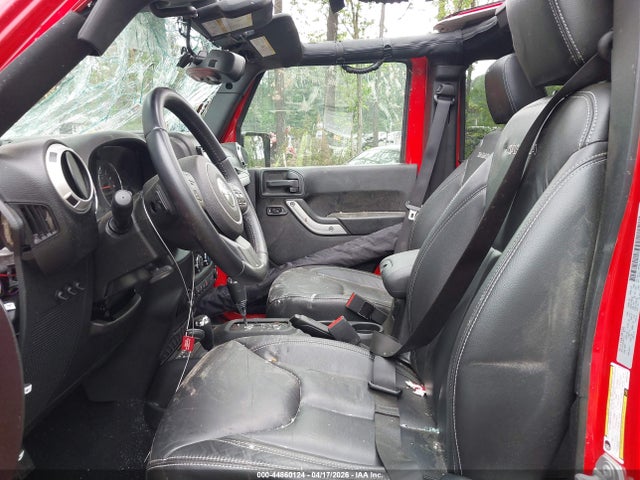 44860124 :رقم المزاد ، 1C4BJWEG1HL684761 vin ، 2017 Jeep Wrangler Unlimited Sahara 4x4 مزاد بيع
