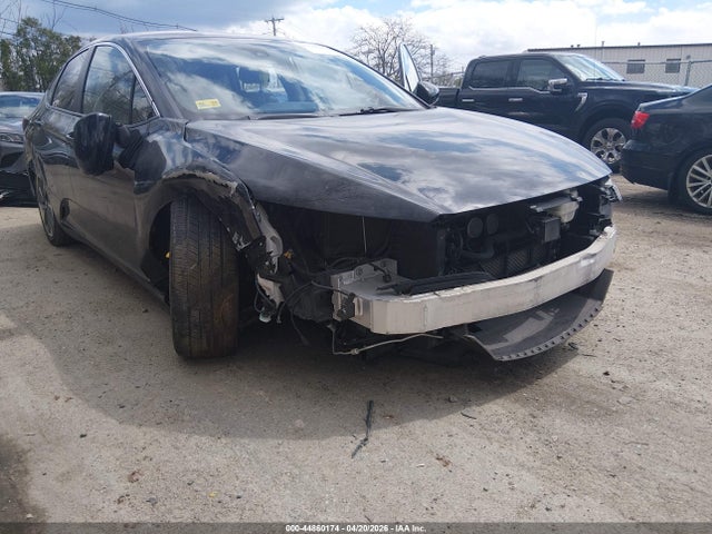 Продажа на аукционе авто 2018 Honda Clarity Plug-in Hybrid Touring, vin: JHMZC5F38JC017222, номер лота: 44860174