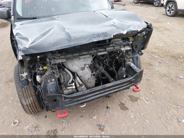 44860189 :رقم المزاد ، ZACCJBCT8FPC46292 vin ، 2015 Jeep Renegade Trailhawk مزاد بيع