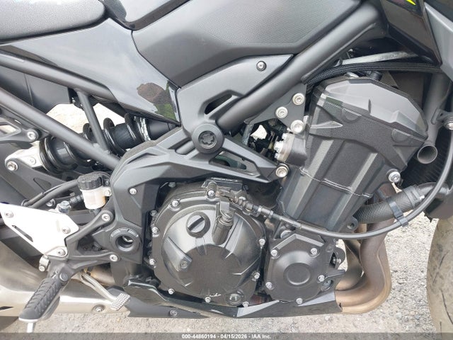 ML5ZRDF18RDA67940 Kawasaki Zr900 F
