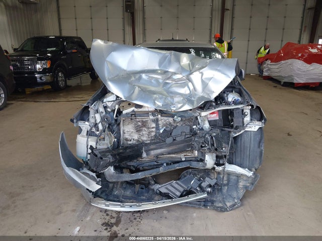 44860225 :رقم المزاد ، 4T4BF1FK2FR457188 vin ، 2015 Toyota Camry Le مزاد بيع