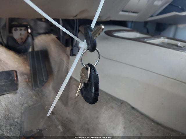 Продаж на аукціоні авто 2000 Cadillac Escalade Standard, vin: 1GYEK13R1YR131911, номер лоту: 44860330