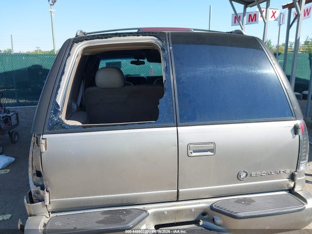 Продаж на аукціоні авто 2000 Cadillac Escalade Standard, vin: 1GYEK13R1YR131911, номер лоту: 44860330