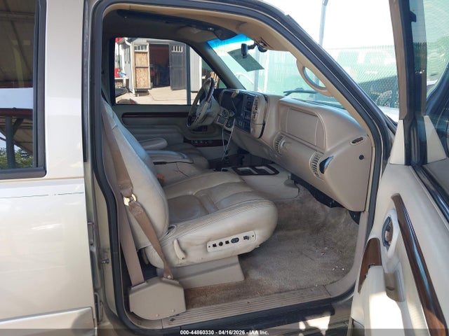 Продаж на аукціоні авто 2000 Cadillac Escalade Standard, vin: 1GYEK13R1YR131911, номер лоту: 44860330