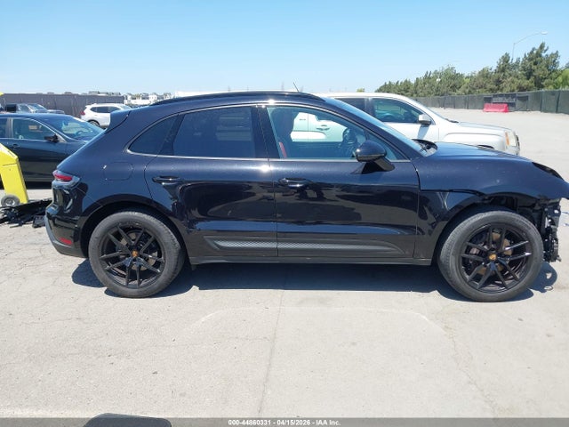 Porsche Macan T 2023 WP1AA2A58PLB00099 Image 14