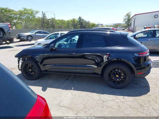 Porsche Macan T 2023 WP1AA2A58PLB00099 Image 15