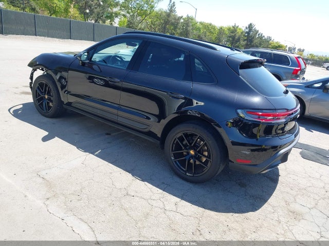 Porsche Macan T 2023 WP1AA2A58PLB00099 Image 3