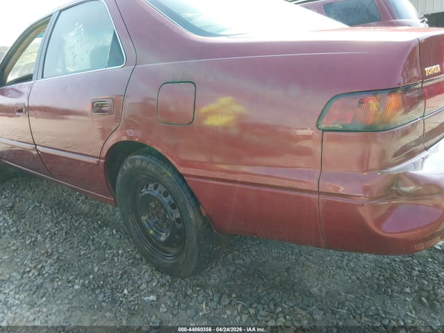 44860356 :رقم المزاد ، 4T1BF22KXVU024691 vin ، 1997 Toyota Camry Le V6 مزاد بيع