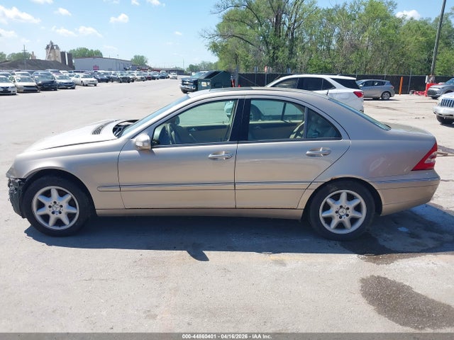 44860401 :رقم المزاد ، WDBRF61J53F307700 vin ، 2003 Mercedes-benz C 240 مزاد بيع