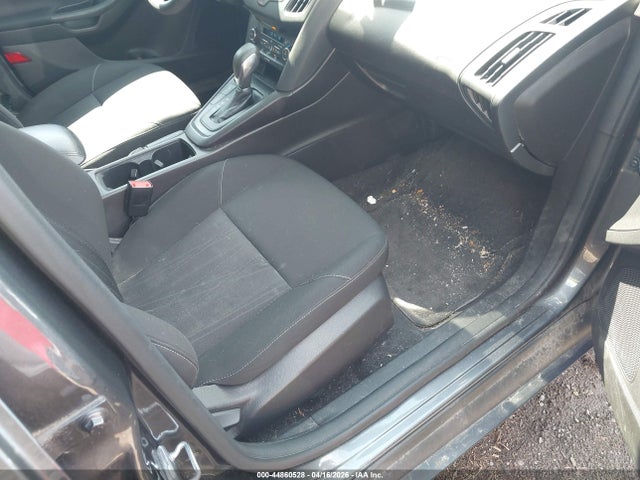 44860528 :رقم المزاد ، 1FADP3FE4HL250617 vin ، 2017 Ford Focus Se مزاد بيع