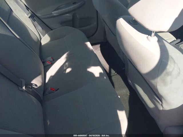 44860547 :رقم المزاد ، 2T1BU4EE8AC523413 vin ، 2010 Toyota Corolla Le مزاد بيع