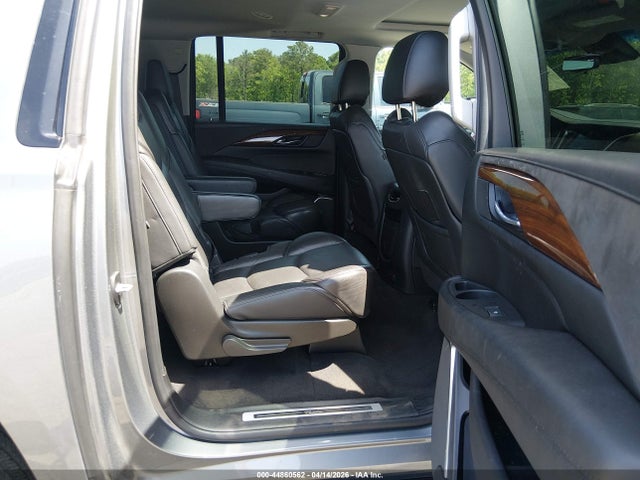 2020 Cadillac Escalade Esv 2wd Luxury მანქანა იყიდება აუქციონზე, vin: 1GYS3HKJ1LR198635, აუქციონის ნომერი: 44860562
