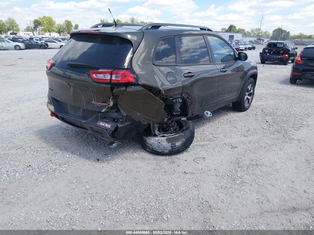 2015 Jeep Cherokee Trailhawk მანქანა იყიდება აუქციონზე, vin: 1C4PJMBS1FW520702, აუქციონის ნომერი: 44860665