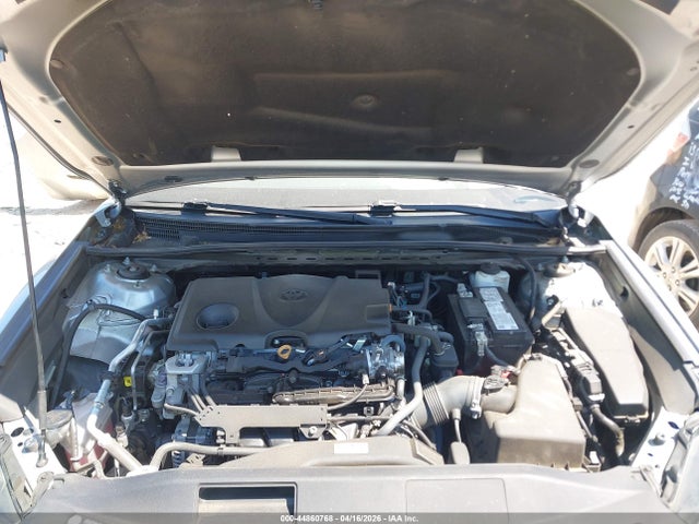 44860768 :رقم المزاد ، 4T1T11BK7MU042965 vin ، 2021 Toyota Camry Se Awd مزاد بيع