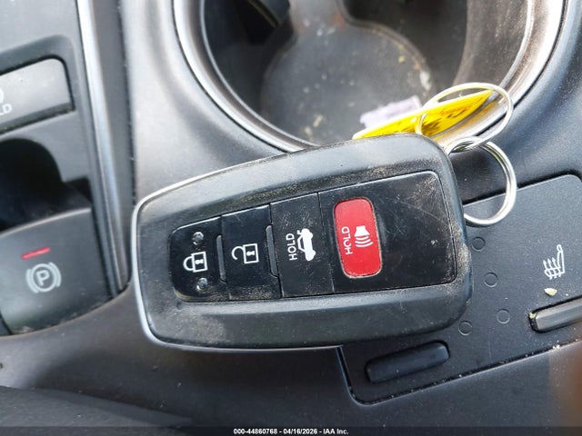 44860768 :رقم المزاد ، 4T1T11BK7MU042965 vin ، 2021 Toyota Camry Se Awd مزاد بيع