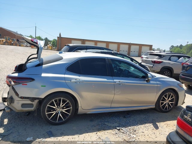 44860768 :رقم المزاد ، 4T1T11BK7MU042965 vin ، 2021 Toyota Camry Se Awd مزاد بيع