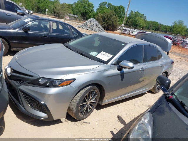 44860768 :رقم المزاد ، 4T1T11BK7MU042965 vin ، 2021 Toyota Camry Se Awd مزاد بيع