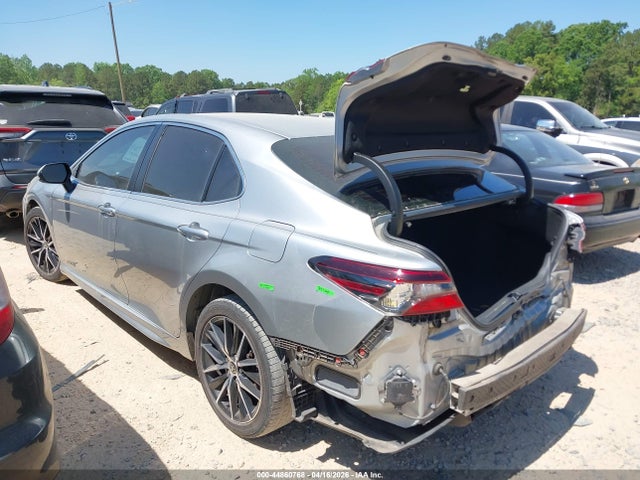 44860768 :رقم المزاد ، 4T1T11BK7MU042965 vin ، 2021 Toyota Camry Se Awd مزاد بيع