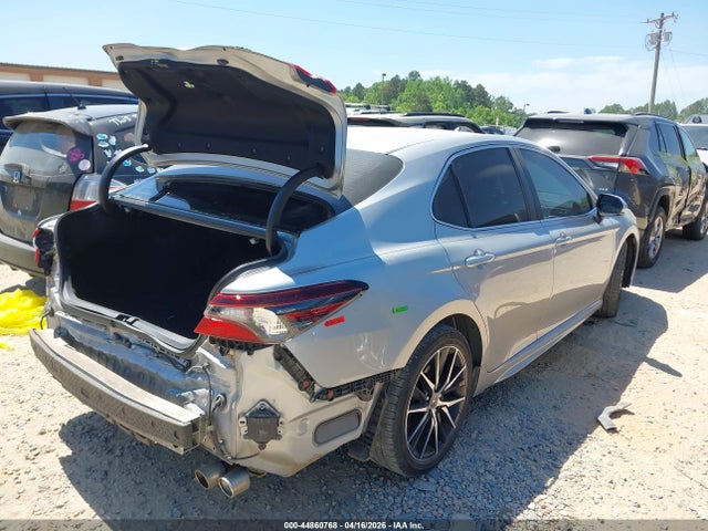44860768 :رقم المزاد ، 4T1T11BK7MU042965 vin ، 2021 Toyota Camry Se Awd مزاد بيع